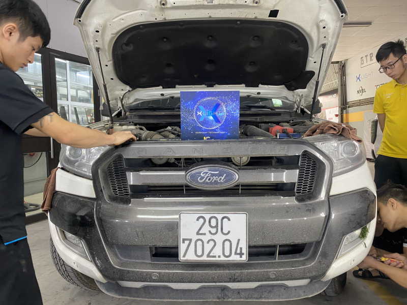 Độ đèn nâng cấp ánh sáng Bi Laser XLight V20L cho Ford Ranger