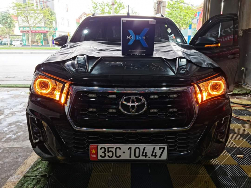 Độ đèn nâng cấp ánh sáng BI LASER X-LIGHT V30L ULTRA XE HILUX - NINH BÌNH