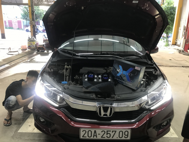 Độ đèn nâng cấp ánh sáng Nâng cấp bi gầm Xlight F10 Honda City