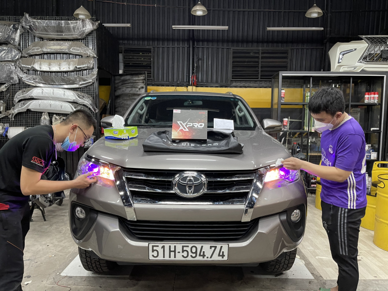 Độ đèn nâng cấp ánh sáng 23/10 - Xe Toyota Fortuner lắp Bi Led GTR G-Led X Pro