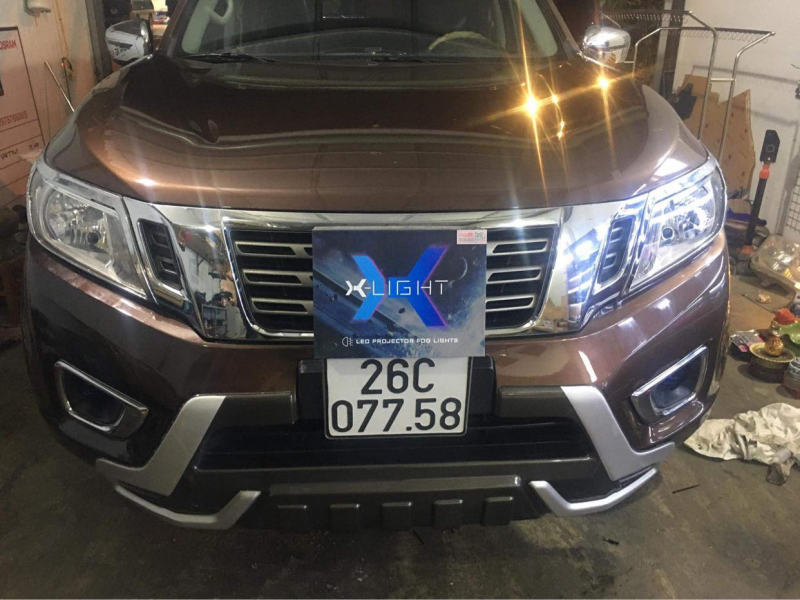 Độ đèn nâng cấp ánh sáng Bi gầm X Light F10 cho xe Nissan Navara