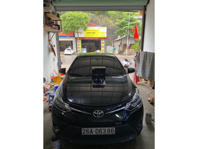 Độ đèn nâng cấp ánh sáng Titan Black cho Toyota Vios