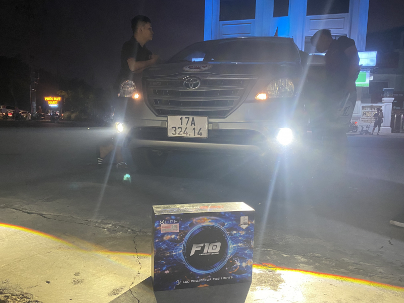 Độ đèn nâng cấp ánh sáng Nâng cấp Bi gầm led X-light F10 cho xe Toyota Innova 2014