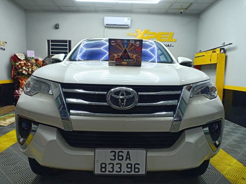 Độ đèn nâng cấp ánh sáng Nâng cấp bi pha GTR tăng sáng toyota Fortuner