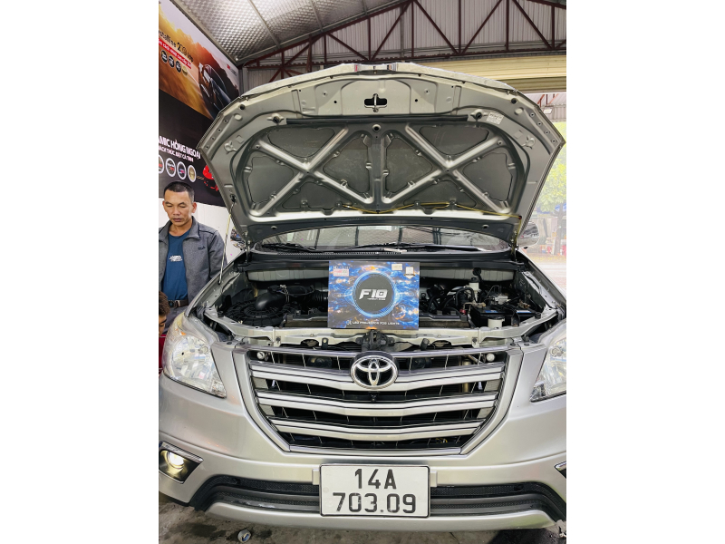 Độ đèn nâng cấp ánh sáng Nâng cấp bi gầm GTR tăng sáng F10 cho xe Toyota Innova 