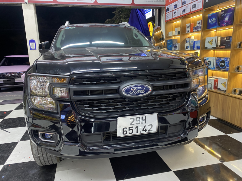 Độ đèn nâng cấp ánh sáng Ford Ranger