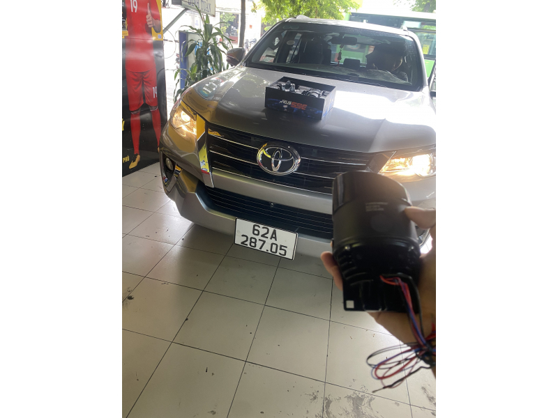 Độ đèn nâng cấp ánh sáng nâng cấp bi gầm f10 cho fortuner 2019