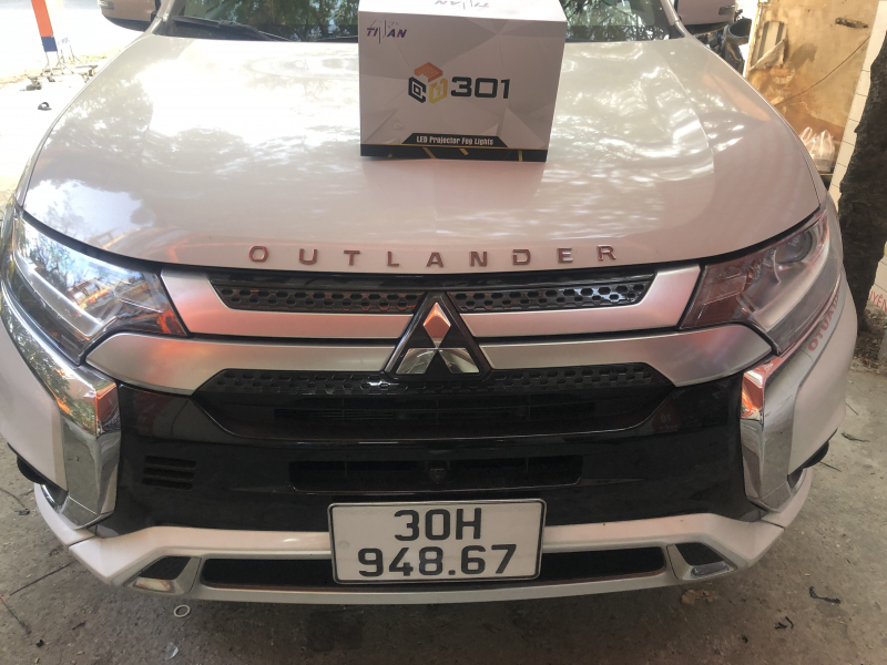 Độ đèn nâng cấp ánh sáng Mitsubishi Oulander 