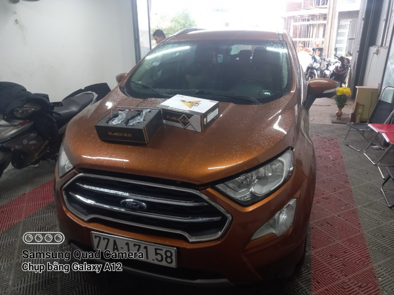 Độ đèn nâng cấp ánh sáng nâng cấp bi titan black 2.0 cho xe ford ecosport