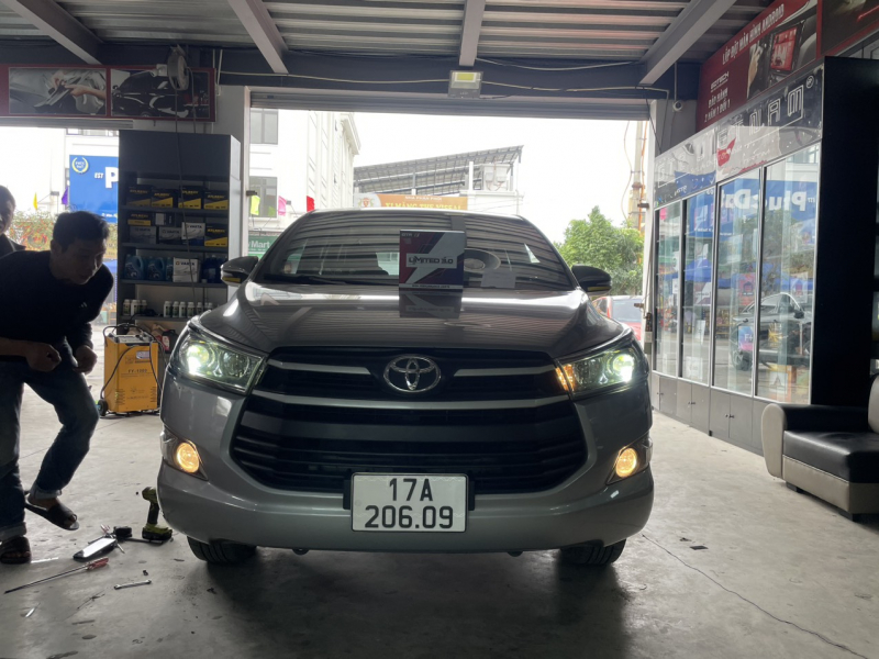 Độ đèn nâng cấp ánh sáng Nâng cấp ánh sáng cho xe Toyota Innova