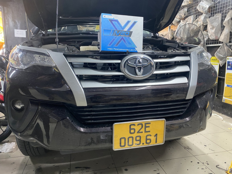 Độ đèn nâng cấp ánh sáng nâng cấp bi pha xe fortuner 2019