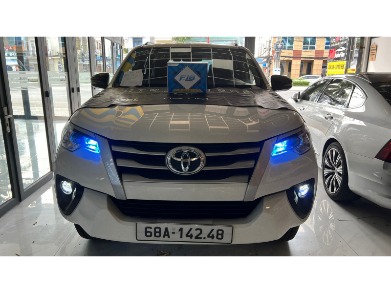 Độ đèn nâng cấp ánh sáng  BI GẦM X-LIGHT F10 TURBO CHO XE TOYOTA FORTUNER 2019 - CẦN THƠ 14248 - 20/05/2024