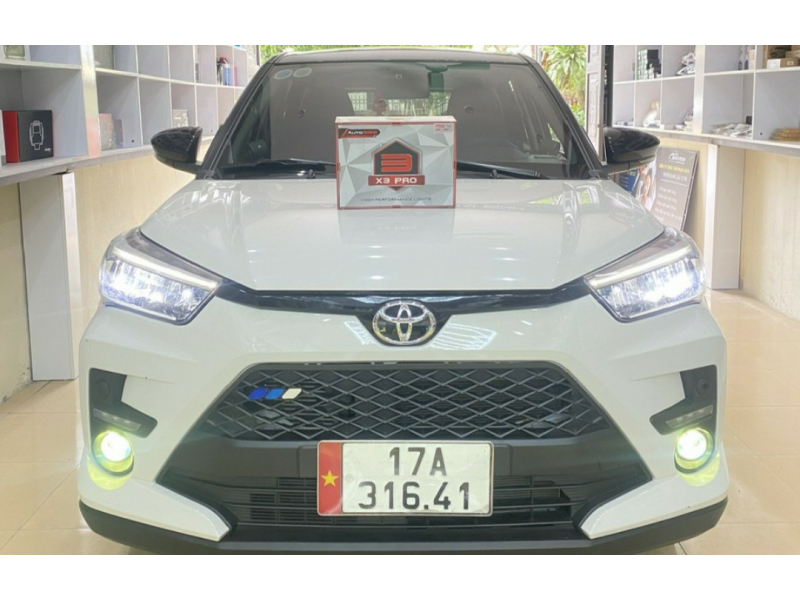 Độ đèn nâng cấp ánh sáng Toyota Raize