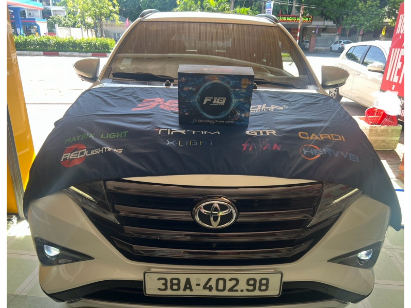 Độ đèn nâng cấp ánh sáng Toyota Rush