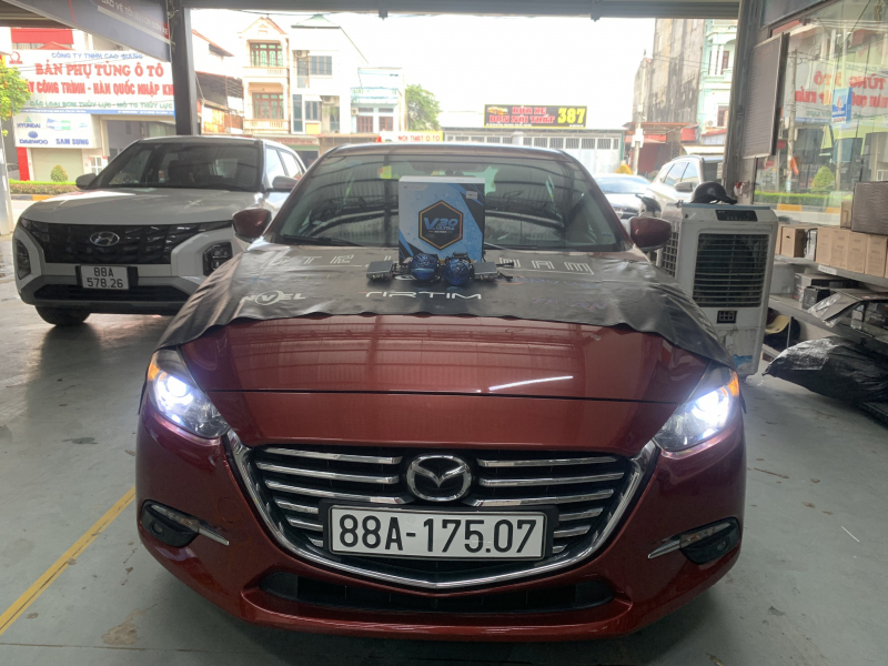 Độ đèn nâng cấp ánh sáng nâng cấp bi pha cho xe mazda3