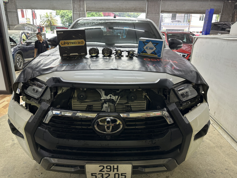 Độ đèn nâng cấp ánh sáng GTR Limitted lắp cho Hilux