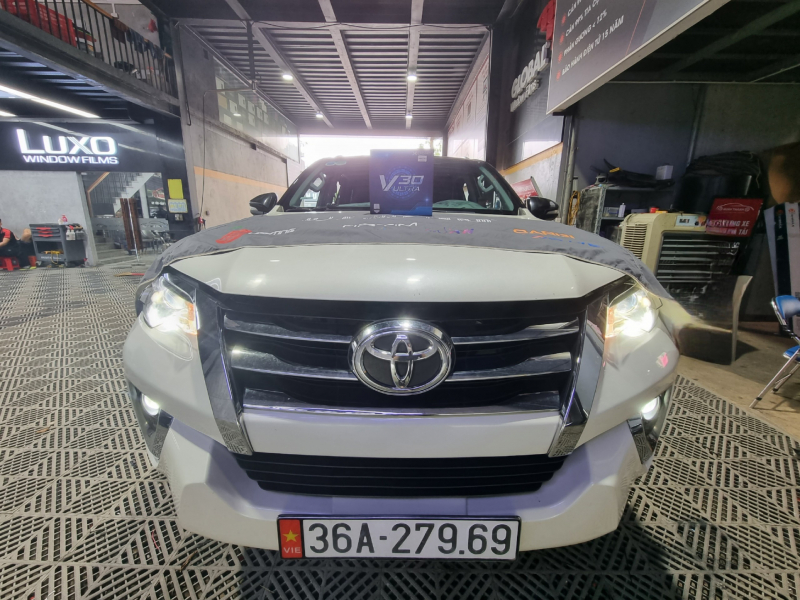 Độ đèn nâng cấp ánh sáng Nâng cấp bi pha tăng sáng GTR cho Toyota Fortuner