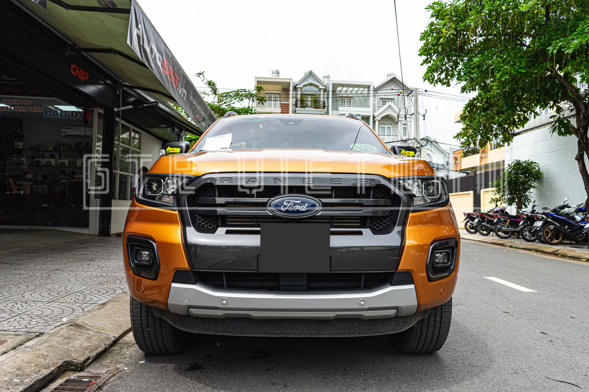 Ford Ranger độ đèn tăng sáng với Bi Laser Henvvei L91 