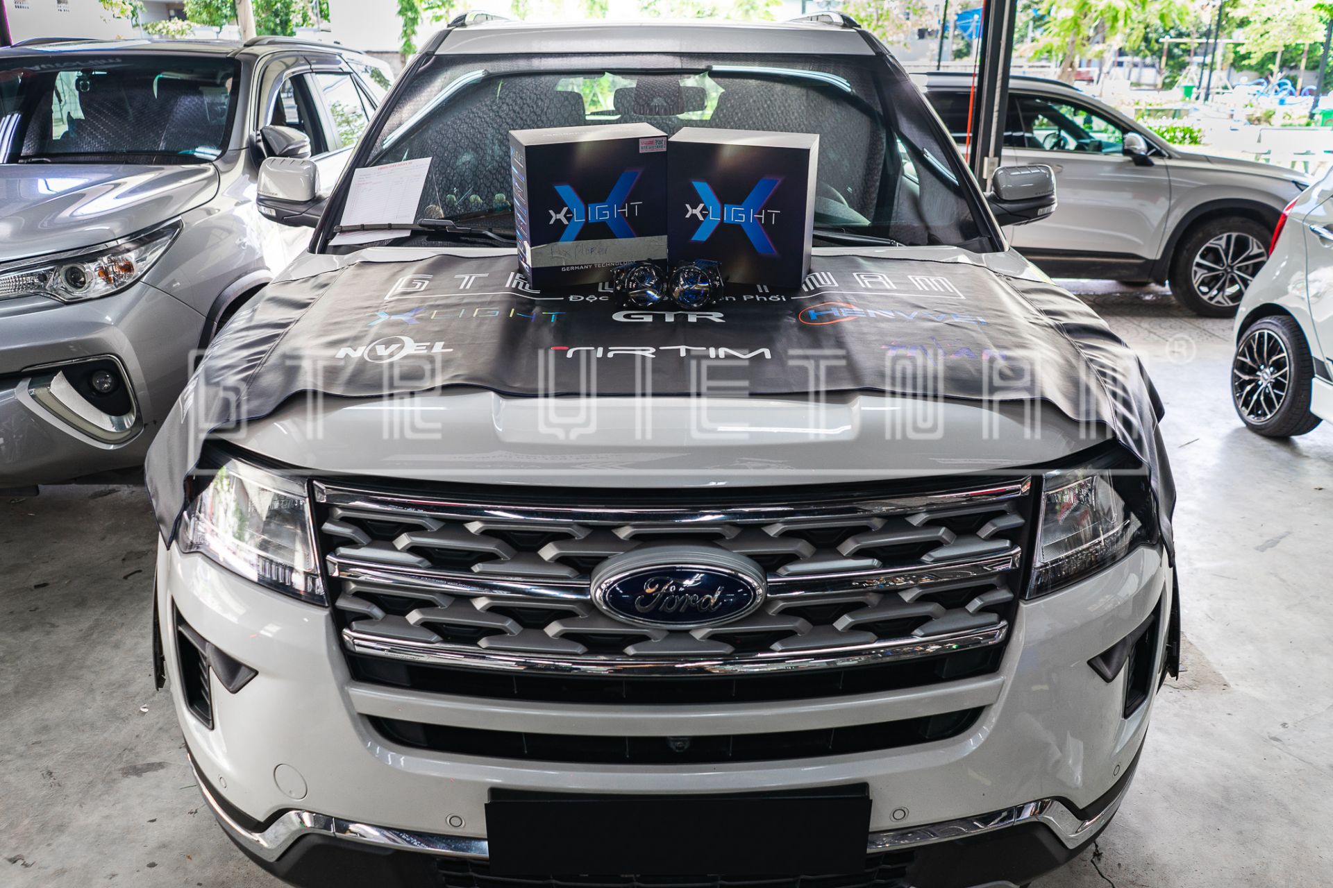 Ford Explorer độ Bi Laser X-light V30L phiên bản mới 